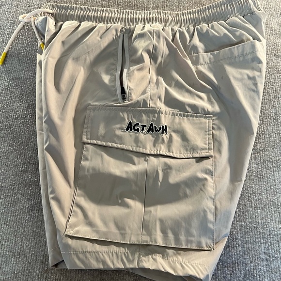 AGTawh Men's Beige Cargo Shorts - Picture 3 of 4